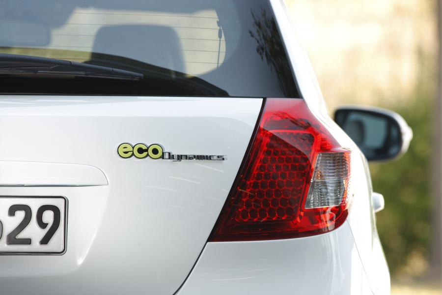  Kia cee&rsquo;d Hybrid 2010 года  (фото 26 из 33)